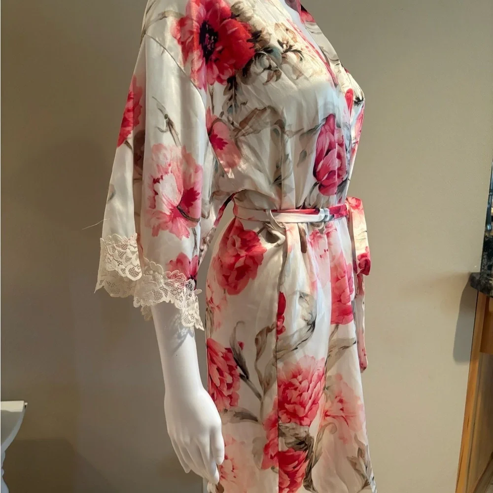Floral Kimono Robe with Lace Trim